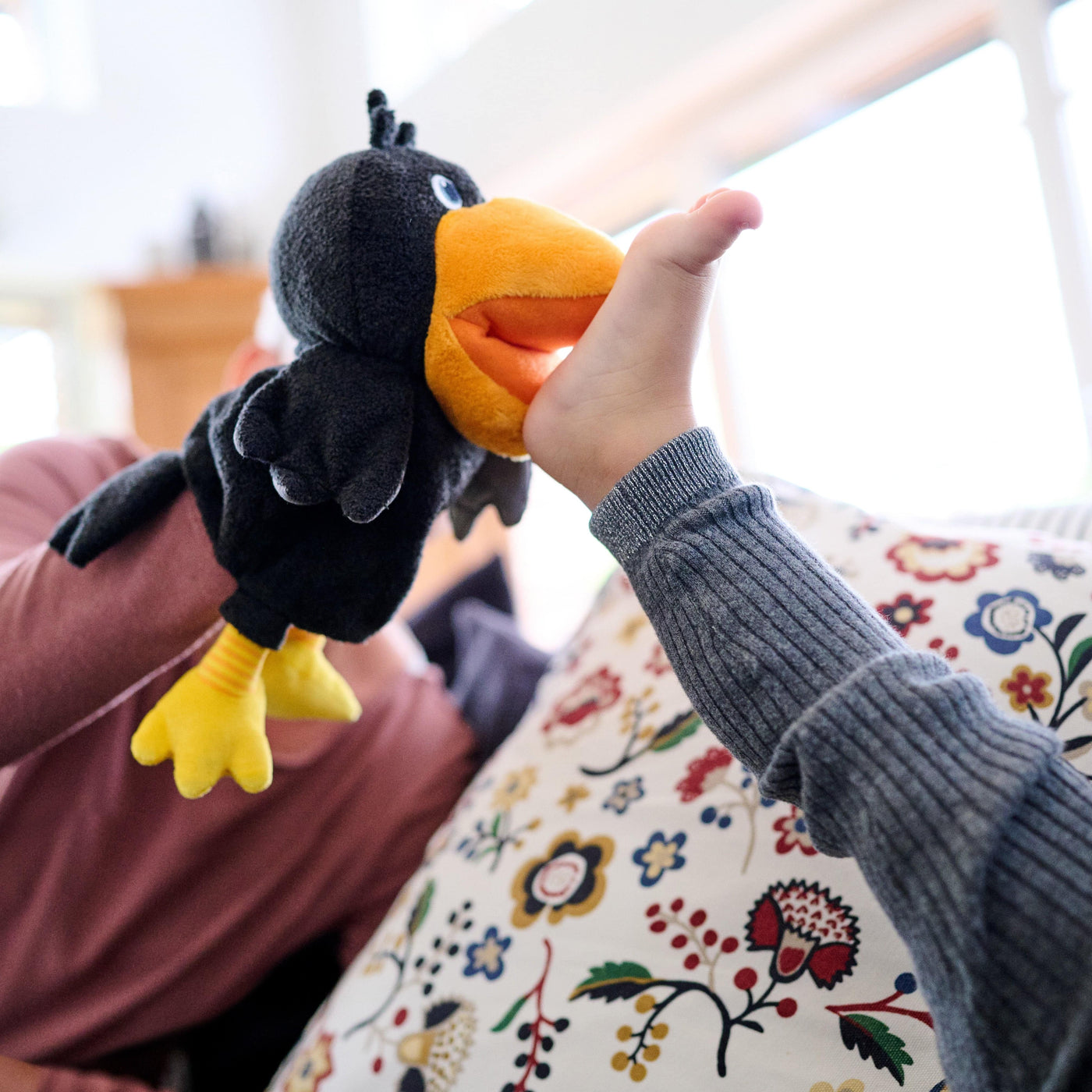 Theo the Raven Glove Puppet | HABA USA