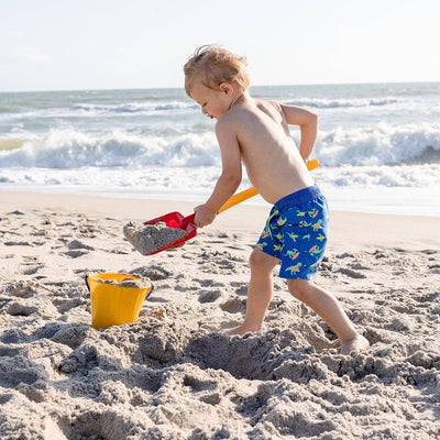 Children's Long Handled Flat Shovel for Snow or Sand - HABA USA